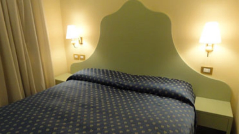 Hotels / Restaurants