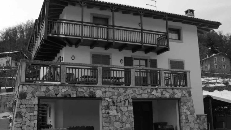 Chalets / Wooden Houses